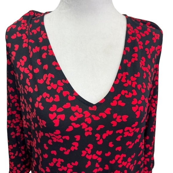 Michael Kors V-Neck Black Top w/Hearts 3/4 Sleeves Size M - Picture 3 of 8